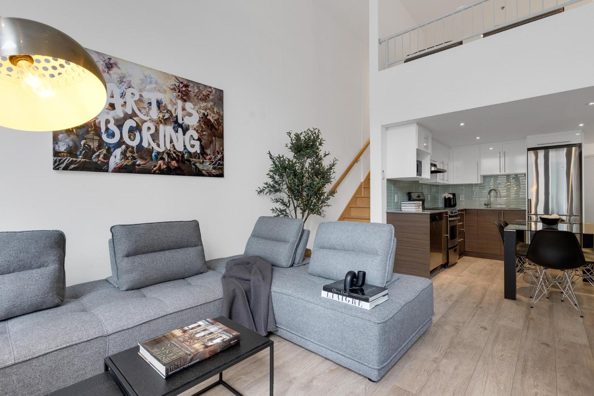 Liv Mtl Downtown 3* Montréal