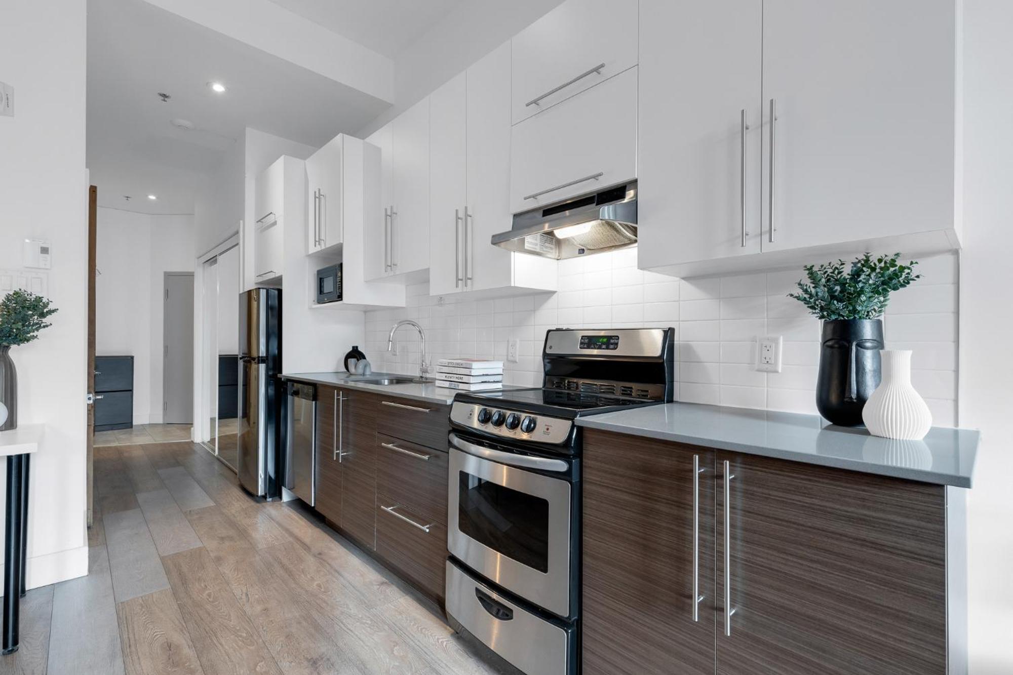 Liv Mtl Downtown Aparthotel 3*