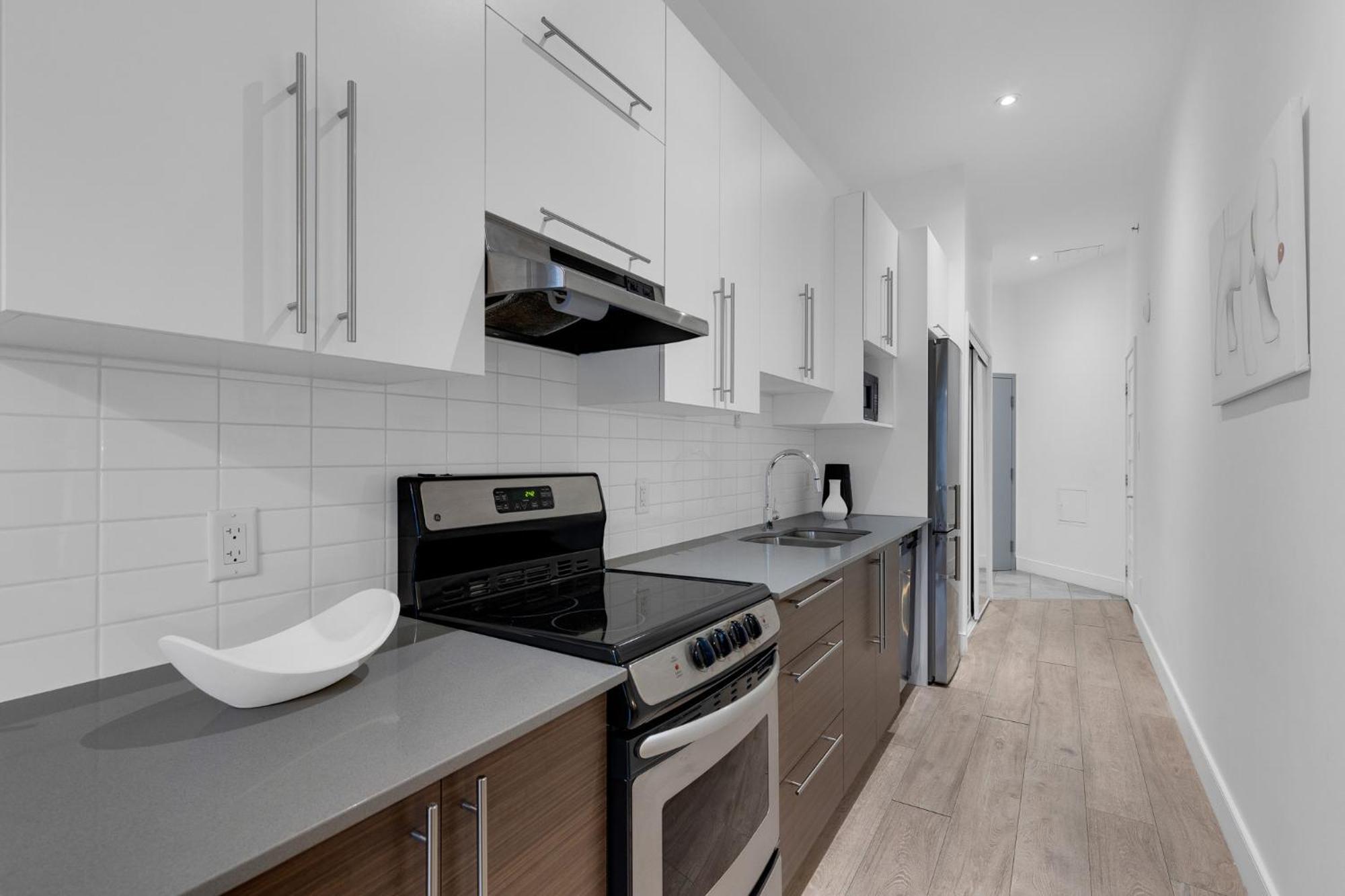 Liv Mtl Downtown 3*